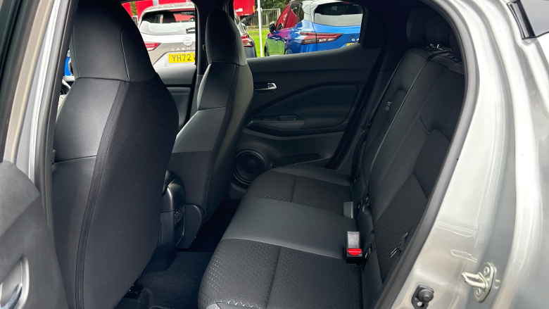 Nissan Juke 1.0 DiG-T N-Connecta 5dr Petrol Hatchback